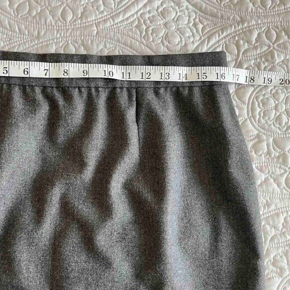 Dark grey classic pencil skirt made of fine wool ,made in Italy size 10 - Picture 6 of 8